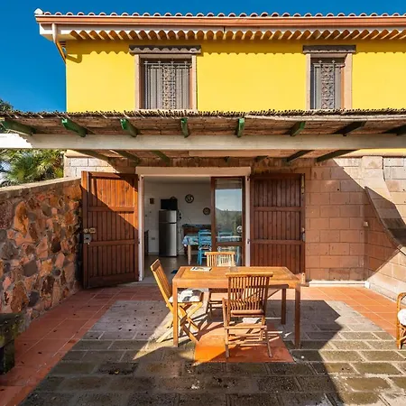 Ambra Villa *