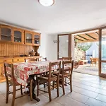 Ambra Villa *