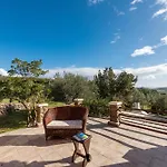 Ambra Villa