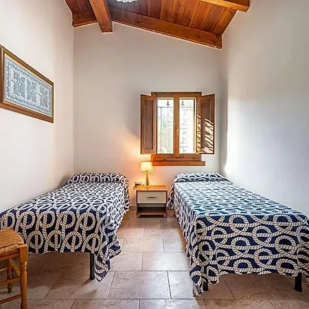 Ambra Villa *