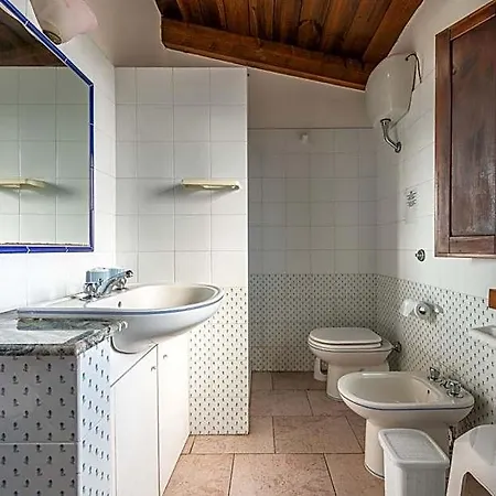 Ambra Villa *